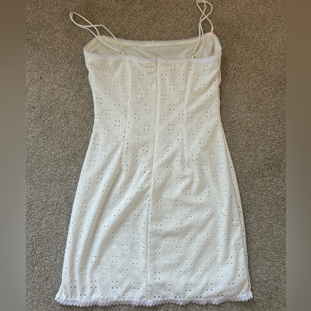 Lucy in the sky dress, white with orange detailing, size small(2-4). - Picture 5 of 6
